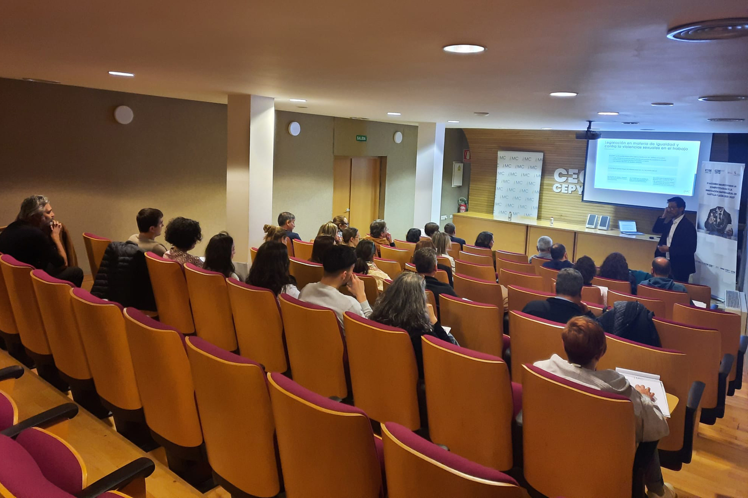 AESCON participa en una jornada sobre la «Ley de Prevención de Riesgos Laborales»