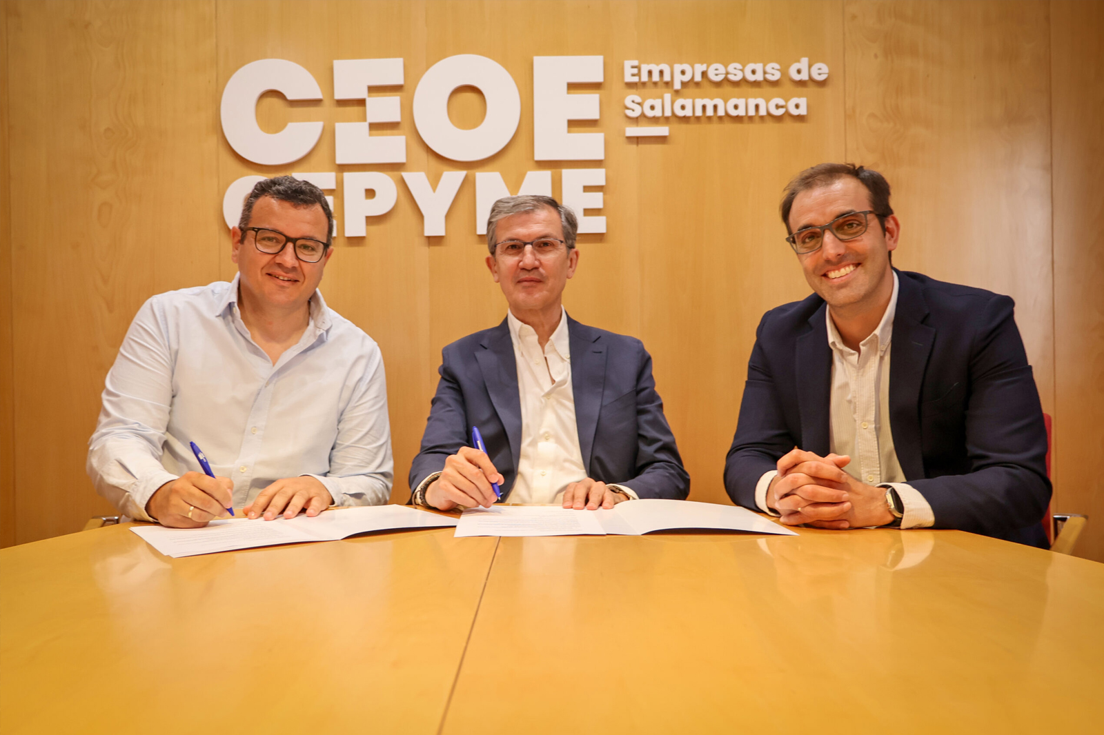 AESCON Y ACONSA firman un acuerdo para unificar al sector de la construcción
